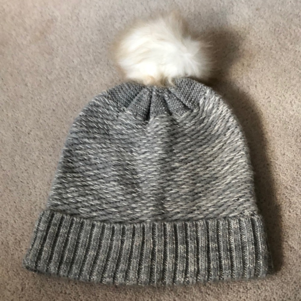 Zara hat! - Picture 1 of 1